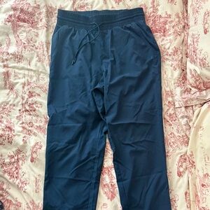 GAP Fit Women’s Navy Blue Runaround Joggers